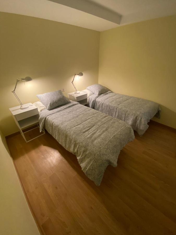 Cal Tofones, Baixos 2. Allotjament Turistic A Borreda Bagian luar foto